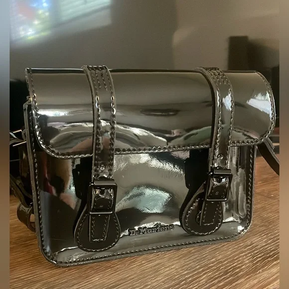 Dr martens 7 inch leather satchel hat hotsell